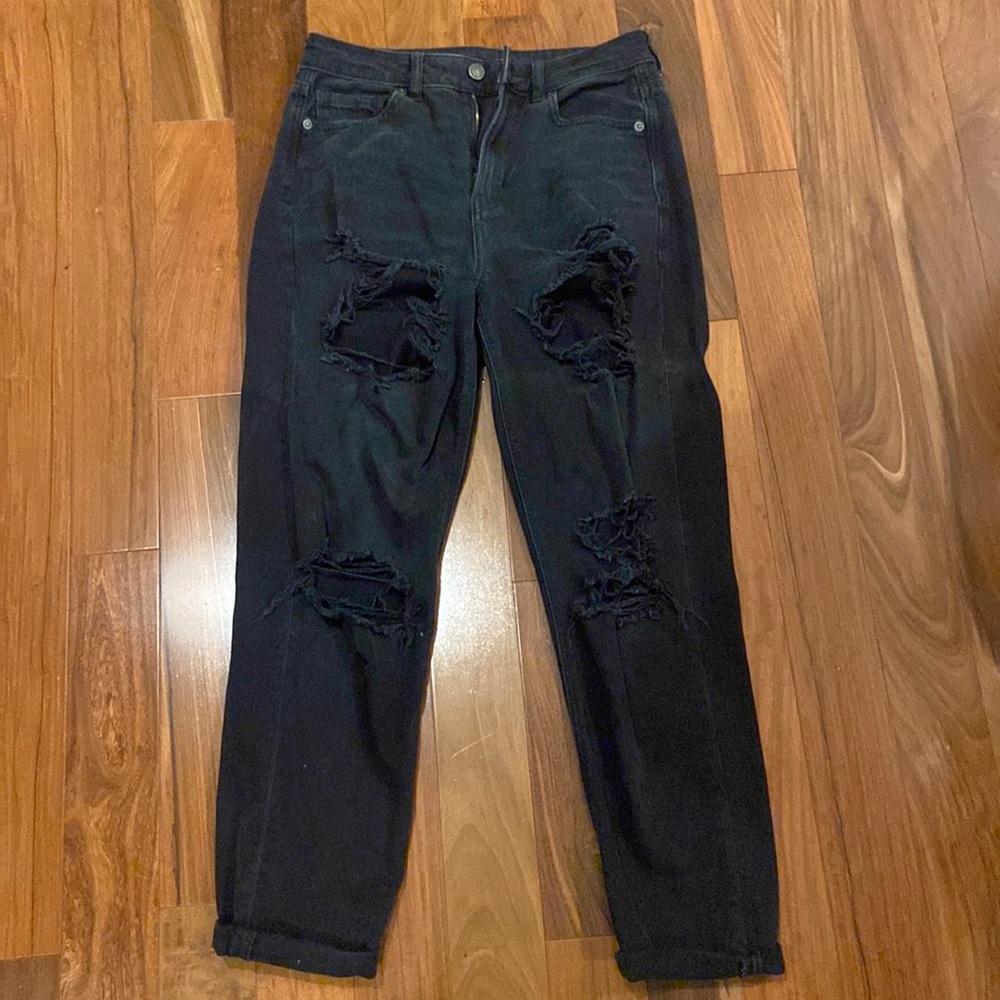 American Eagle ripped black mom jeans - size 4